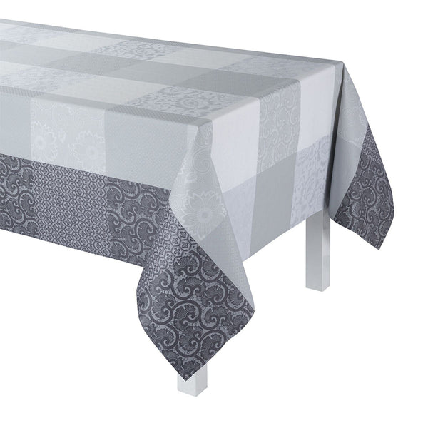 Fleurs de Kyoto Easy-Care Table Linens