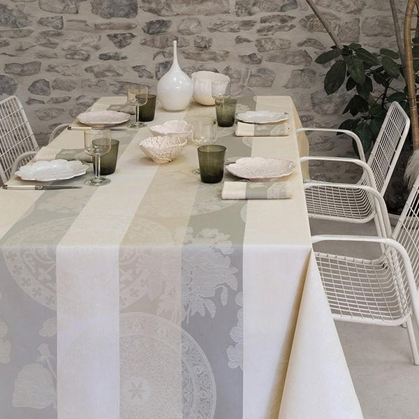 Fleurs Gourmandes Easy Care Table Linens